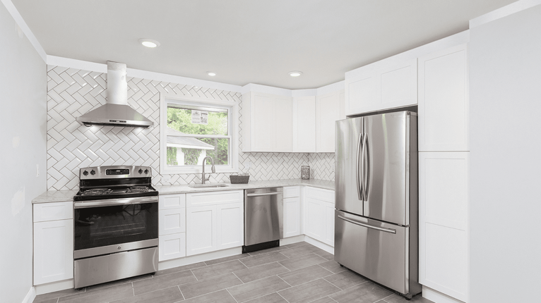 all white kitchen monochromatic 