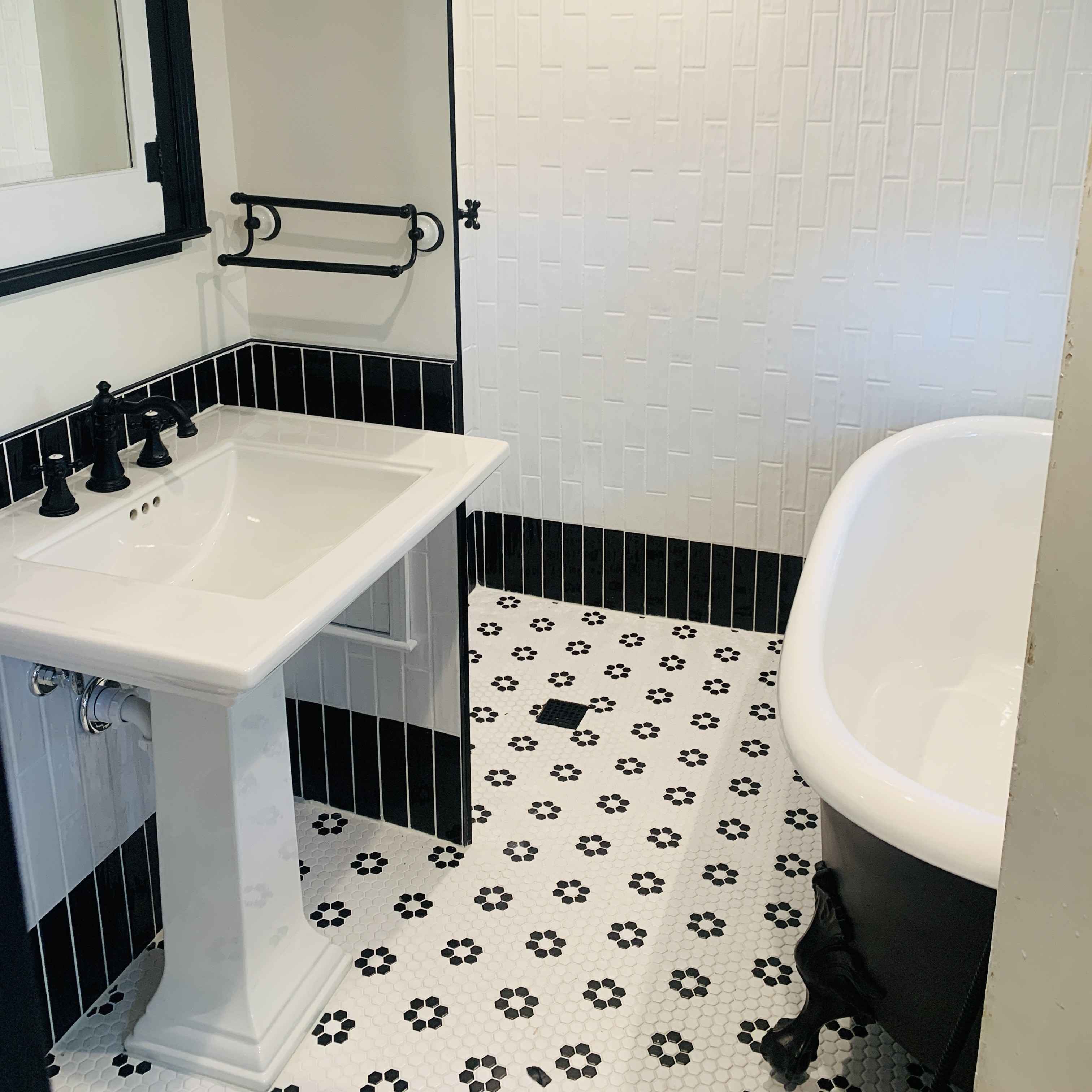 A Vintage Black & White Bathroom