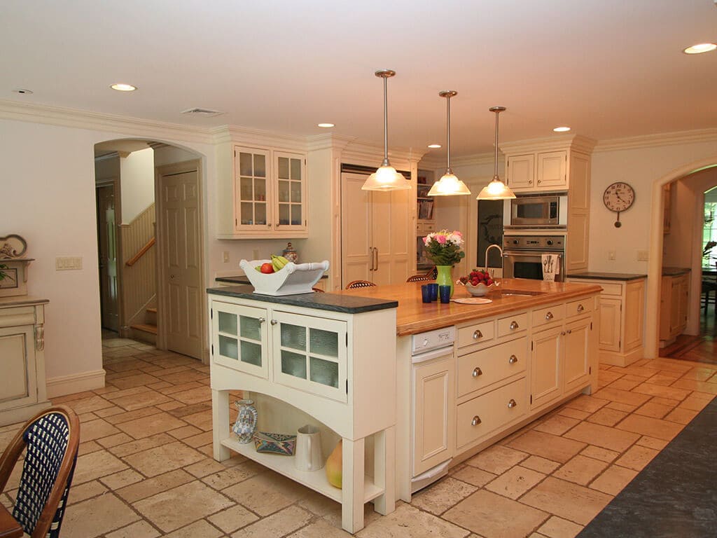 Traditionally Styled Off-White Kitchen in Mt. Lakes