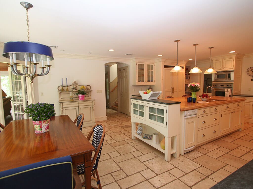 Traditionally Styled Off-White Kitchen in Mt. Lakes