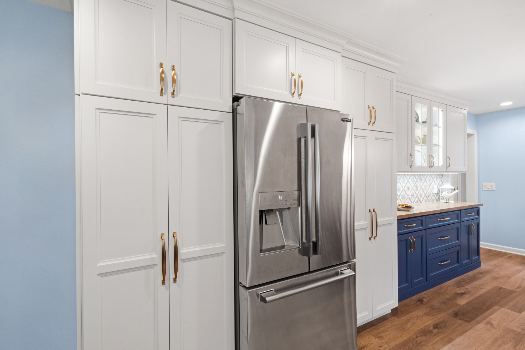 Scotch Plains NJ Kitchen with Navy Cabinets & Gold Accents