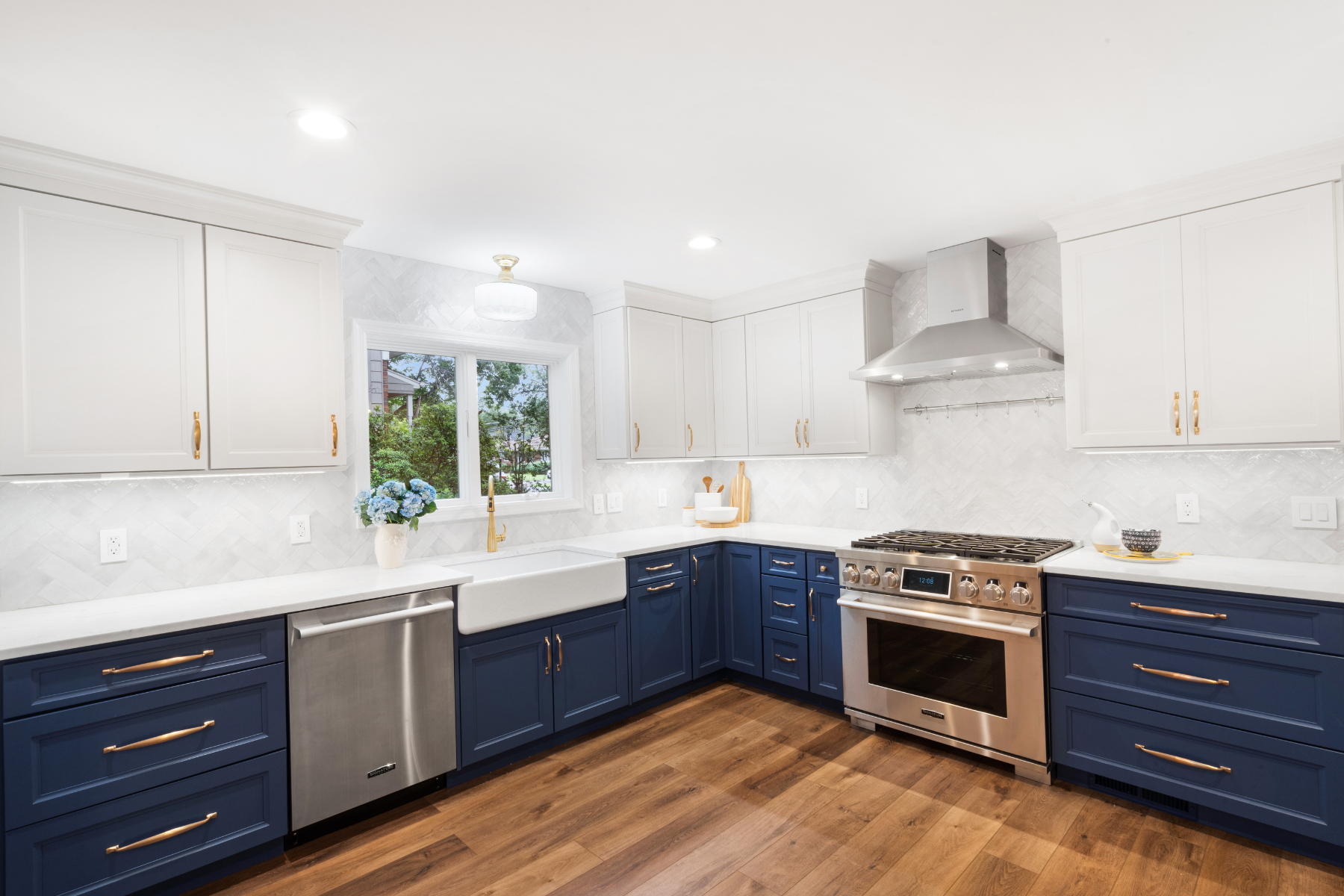 Scotch Plains NJ Kitchen with Navy Cabinets & Gold Accents