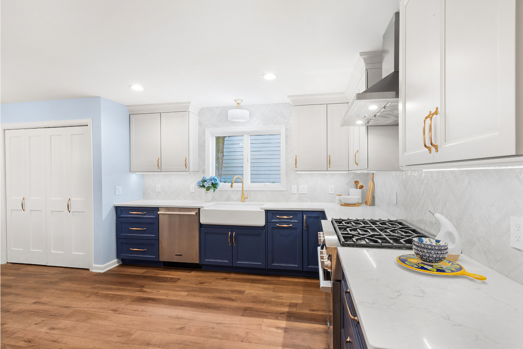 Scotch Plains NJ Kitchen with Navy Cabinets & Gold Accents