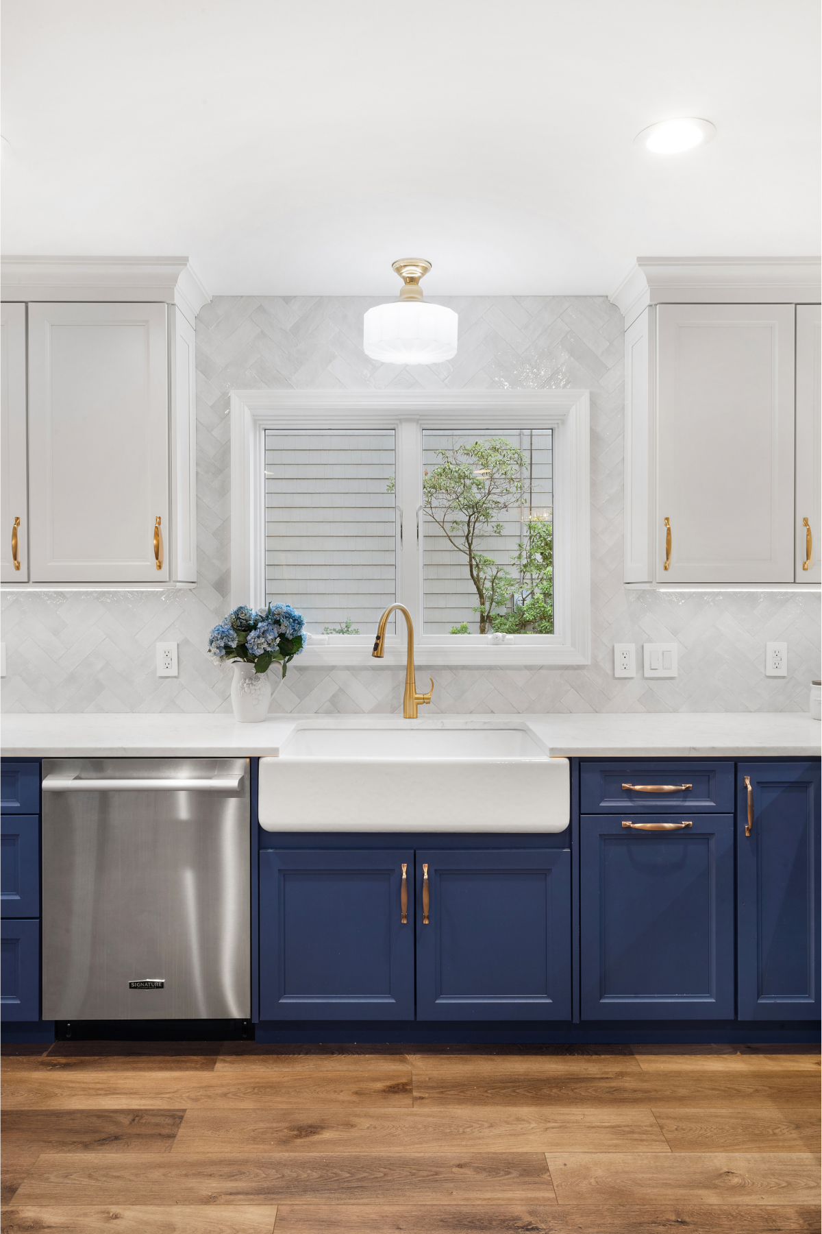 Scotch Plains NJ Kitchen with Navy Cabinets & Gold Accents