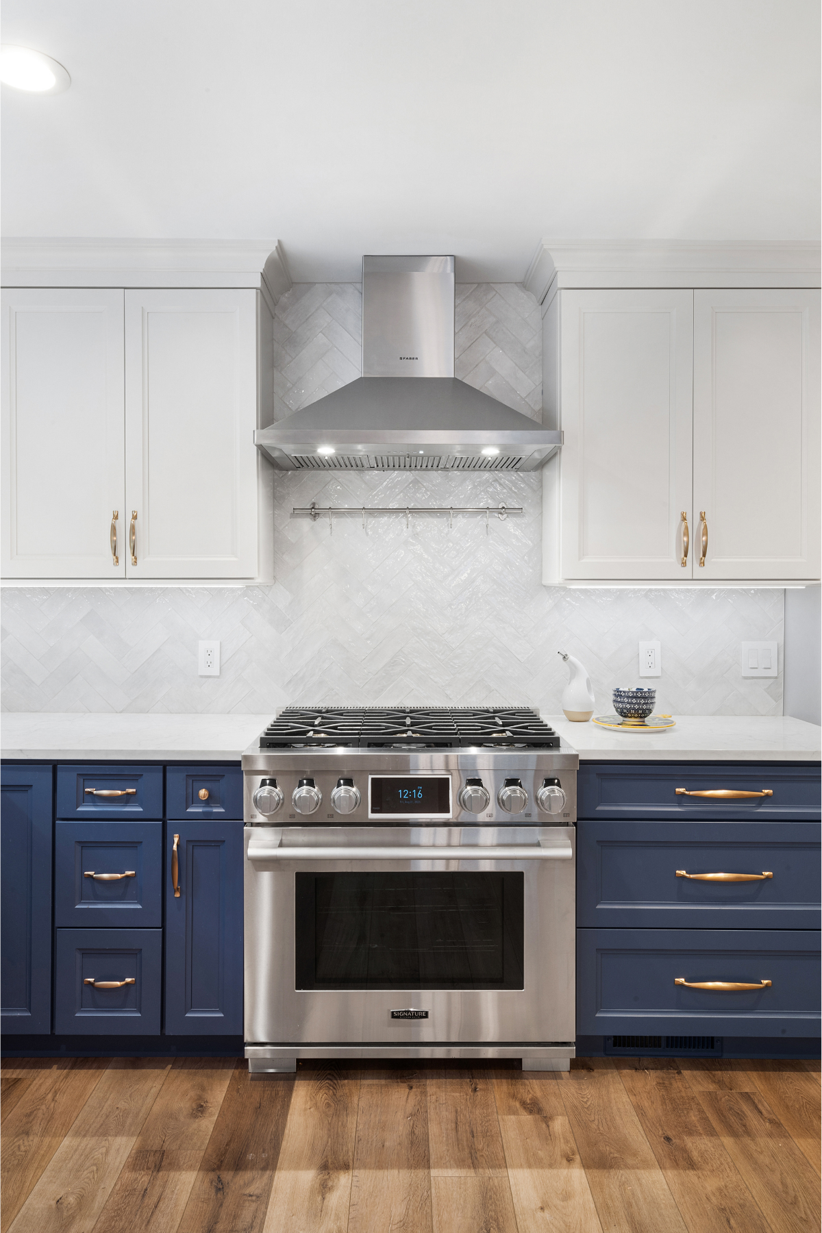 Scotch Plains NJ Kitchen with Navy Cabinets & Gold Accents