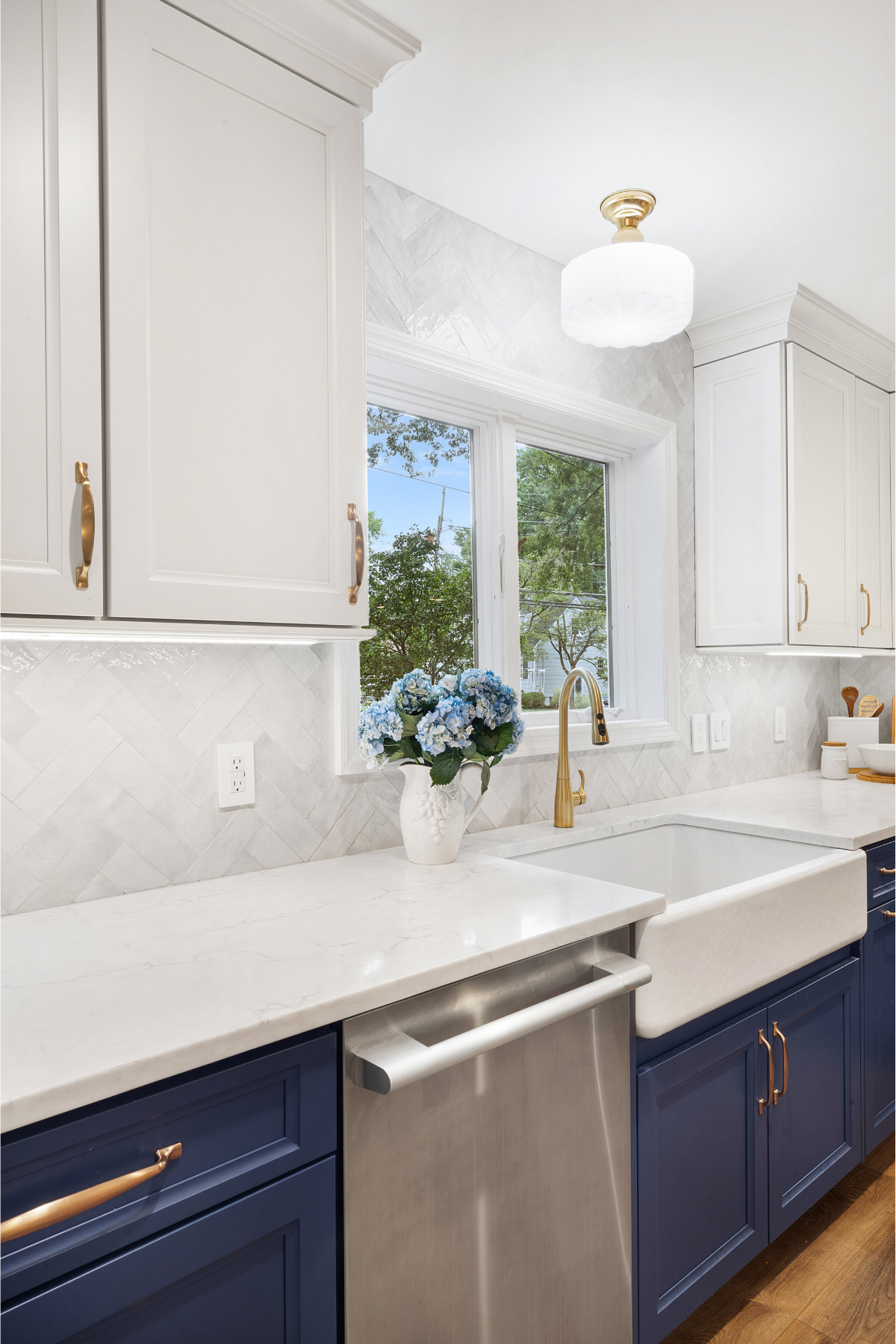 Scotch Plains NJ Kitchen with Navy Cabinets & Gold Accents